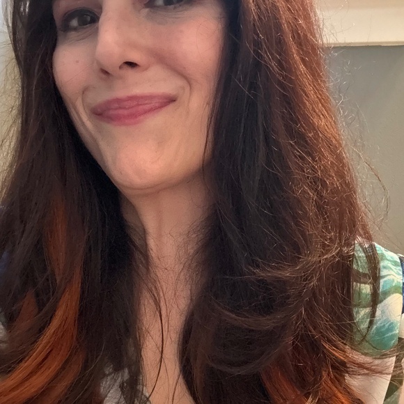 Meet your Posher, Dawn - Picture 2 of 2